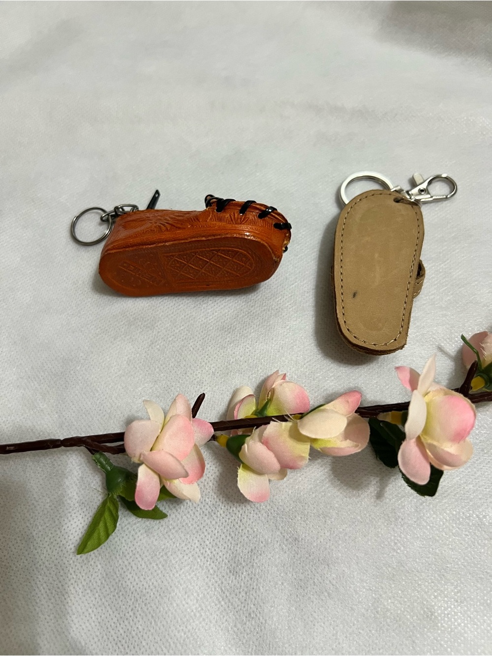 Mini Shoe & Tan Flip Flop Keychain Set - Picture 3 of 3